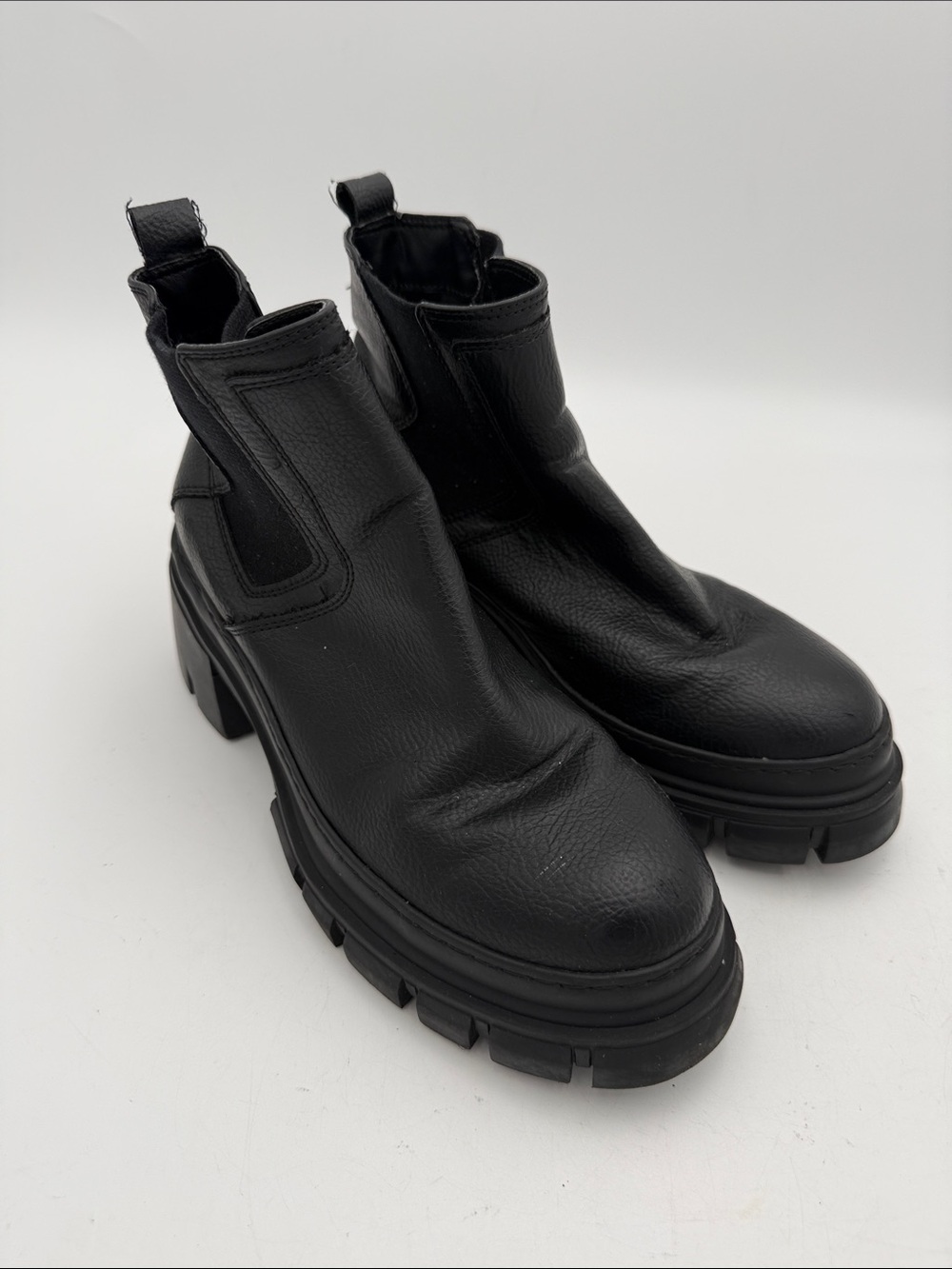 MIA Black Chunky Chelsea Ankle Boots leather Women 8 casual y2.k fall winter got